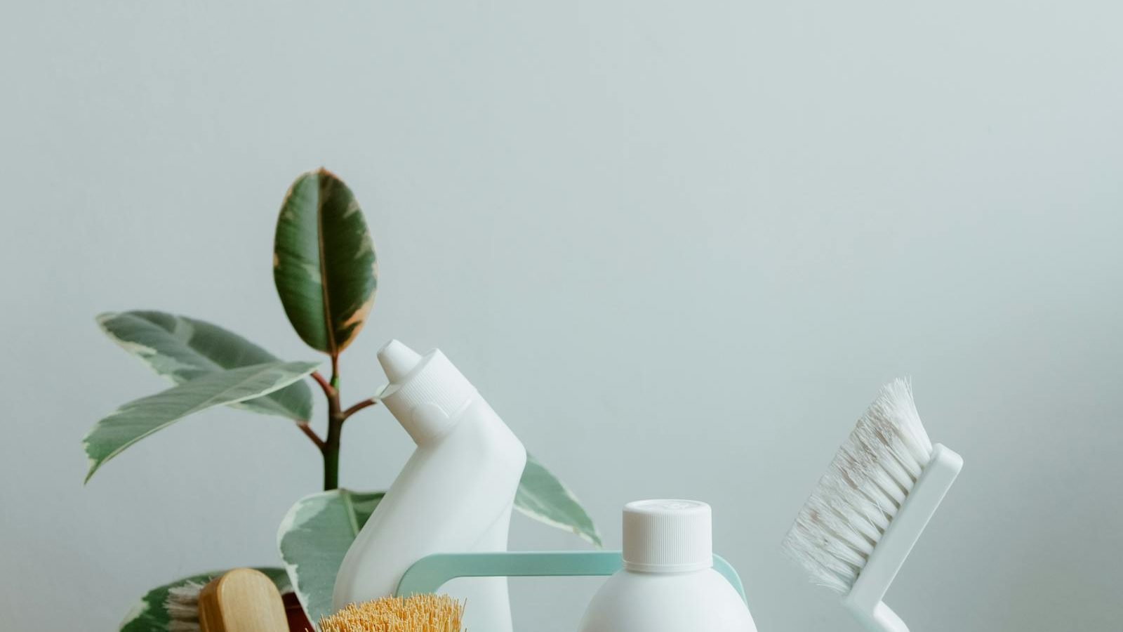 How to Make a Cleaning Caddy From Things You Already Own