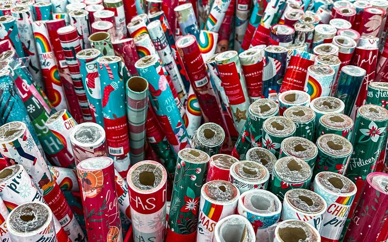 A Quiet Approach to Christmas Without Plastic Wrap